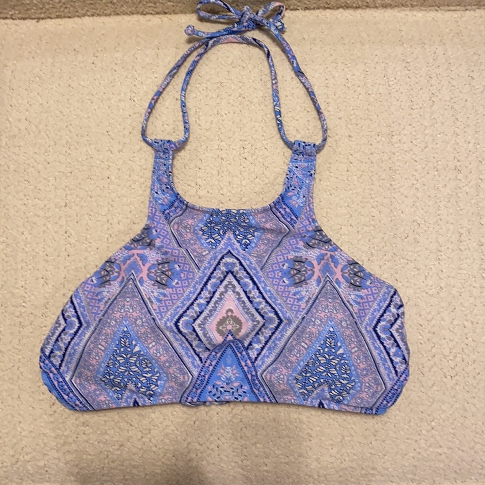 Halter bikini! - Picture 5 of 8